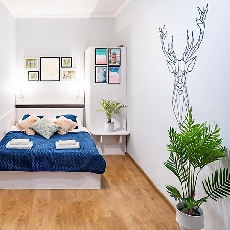 Rainbow Apartment Near Rynok Sq Λβιβ Εξωτερικό φωτογραφία