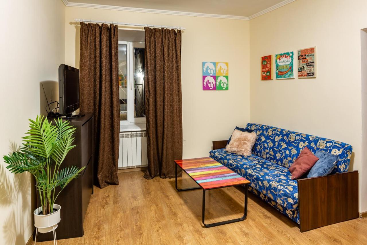 Rainbow Apartment Near Rynok Sq Λβιβ Εξωτερικό φωτογραφία