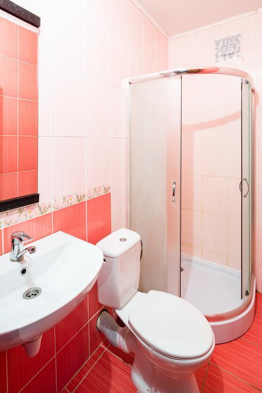 Rainbow Apartment Near Rynok Sq Λβιβ Εξωτερικό φωτογραφία